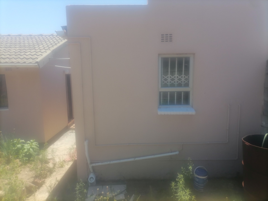 2 Bedroom Property for Sale in Phakamisa Eastern Cape